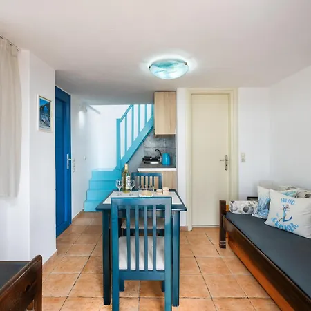 Irene's Sunshine Apartment